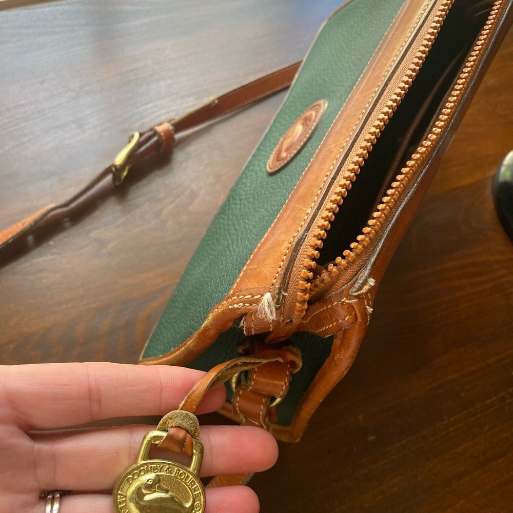Dooney & Bourke Classic Vintage All-Weather Leather Handbag Green - Picture 3 of 9